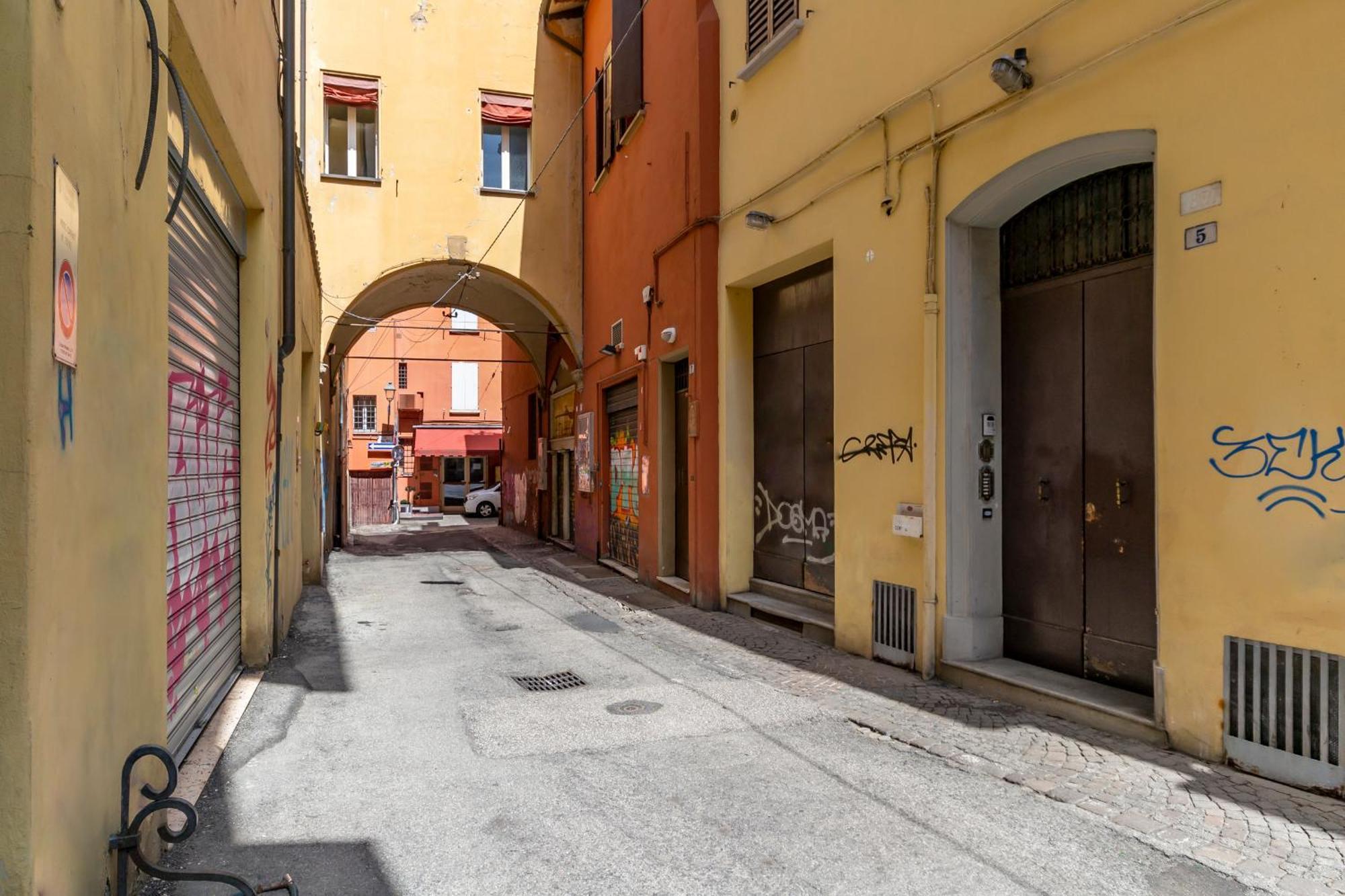 Apartment Amos - 5 Minutes From Piazza Maggiore Bolonha Exterior foto