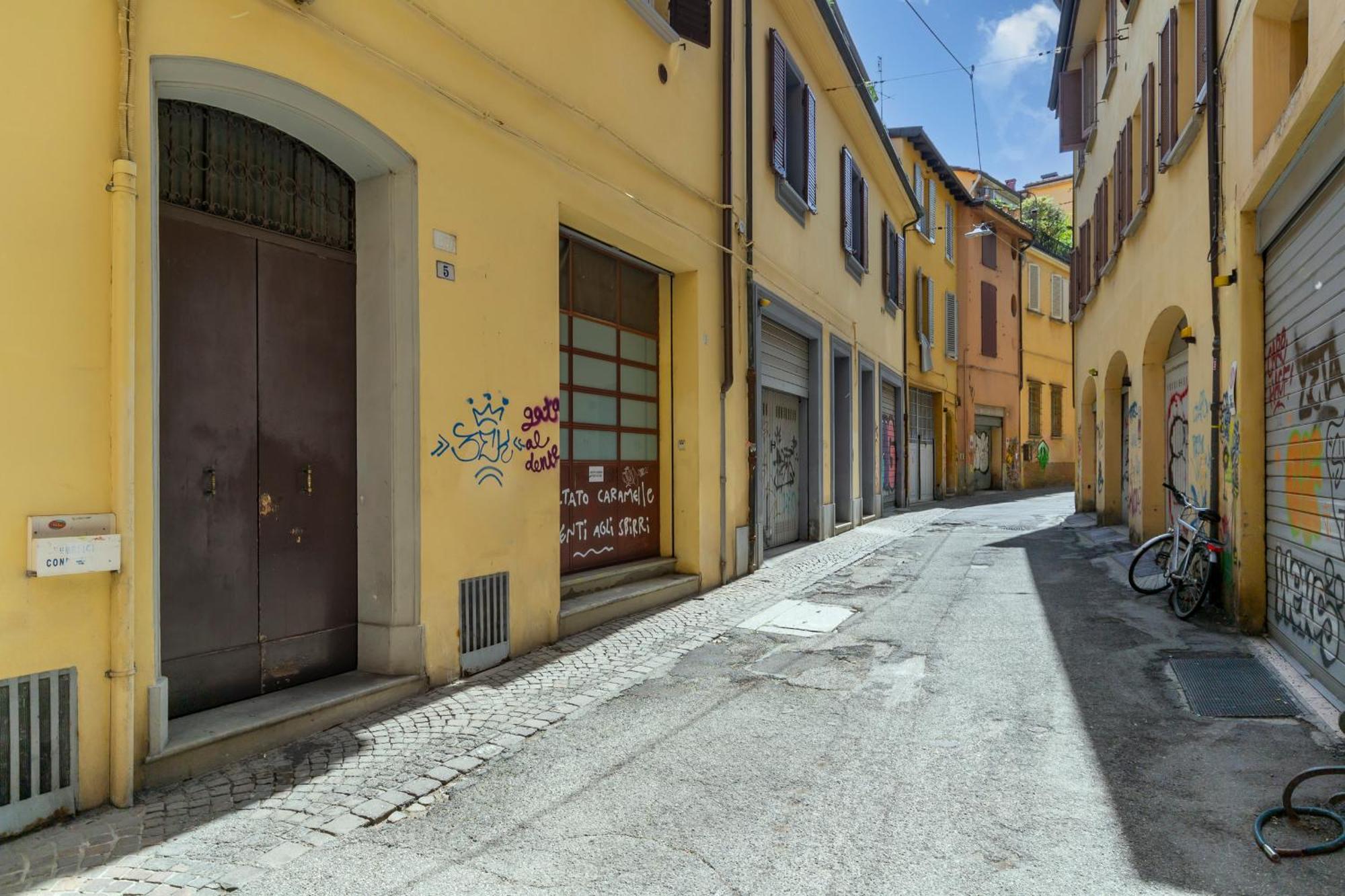 Apartment Amos - 5 Minutes From Piazza Maggiore Bolonha Exterior foto